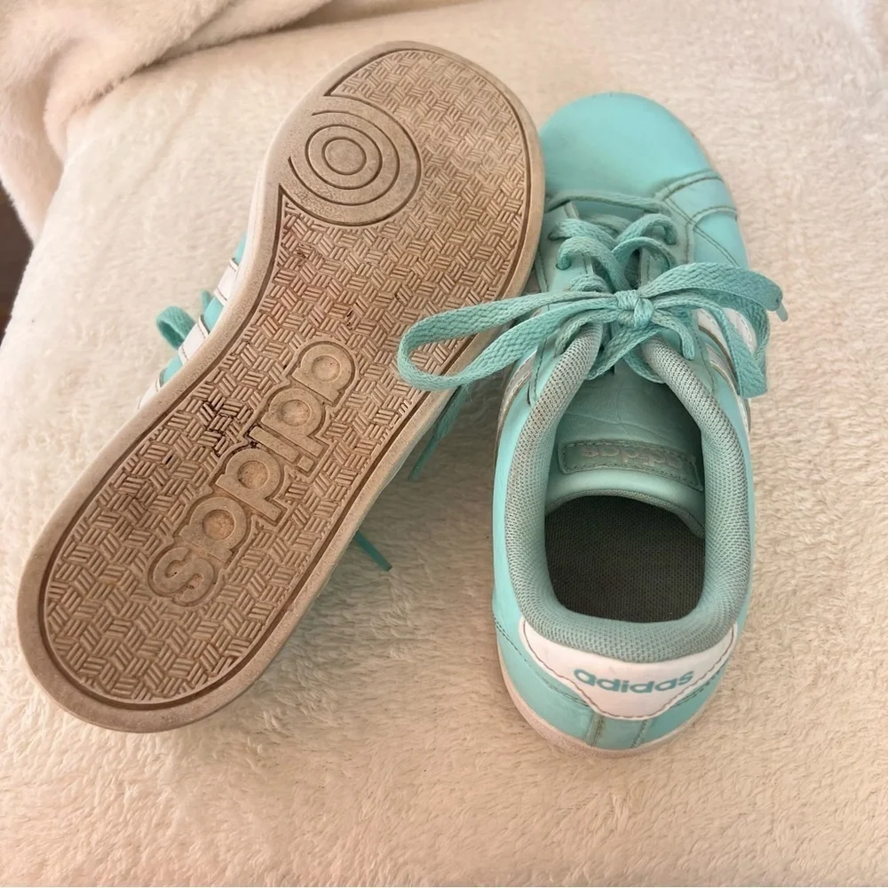 Adidas teal blue kids sneakers with white stripes, size 4, preowned